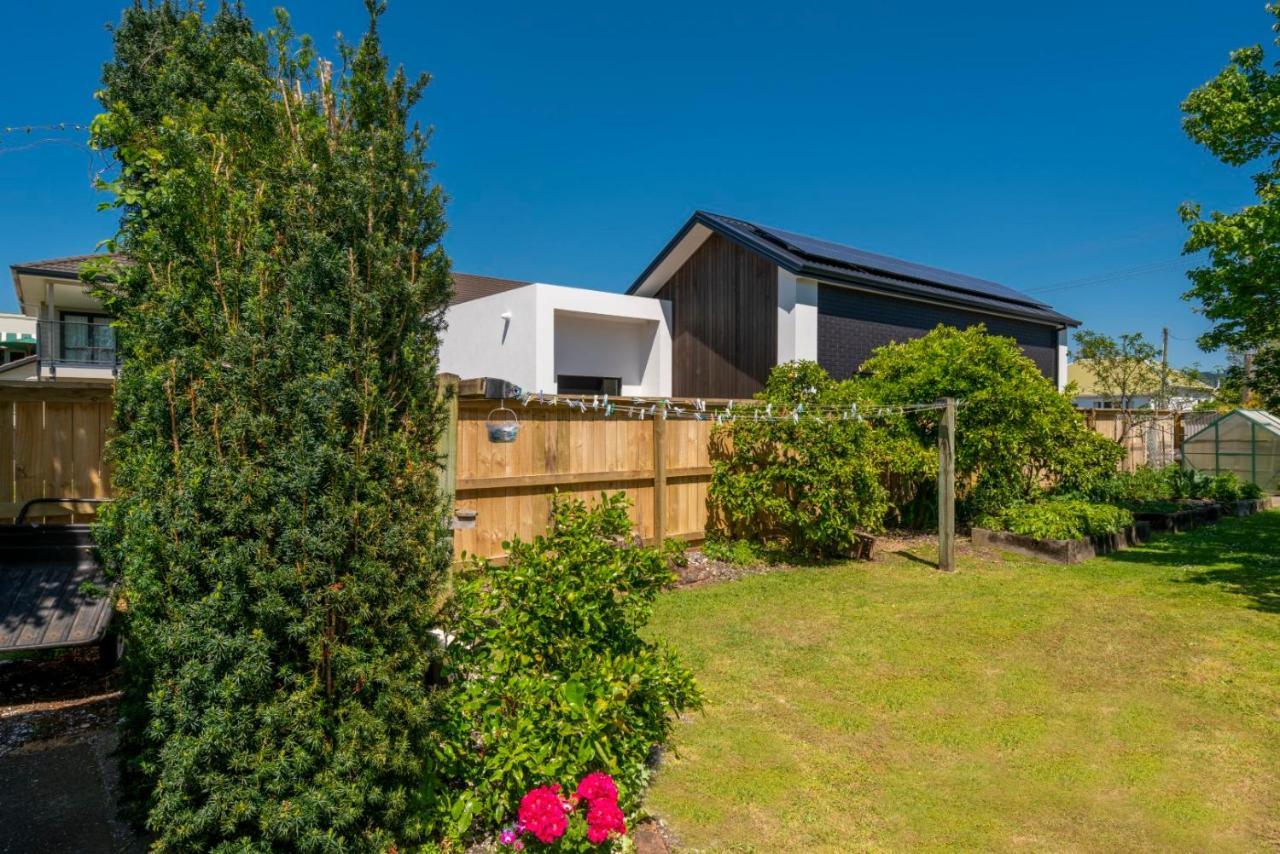 Rooftops Accommodation Whitianga Exterior photo