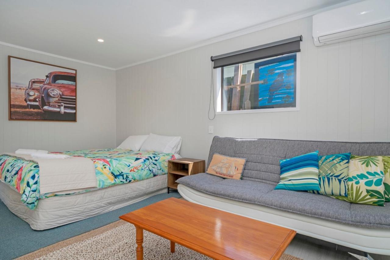 Rooftops Accommodation Whitianga Exterior photo